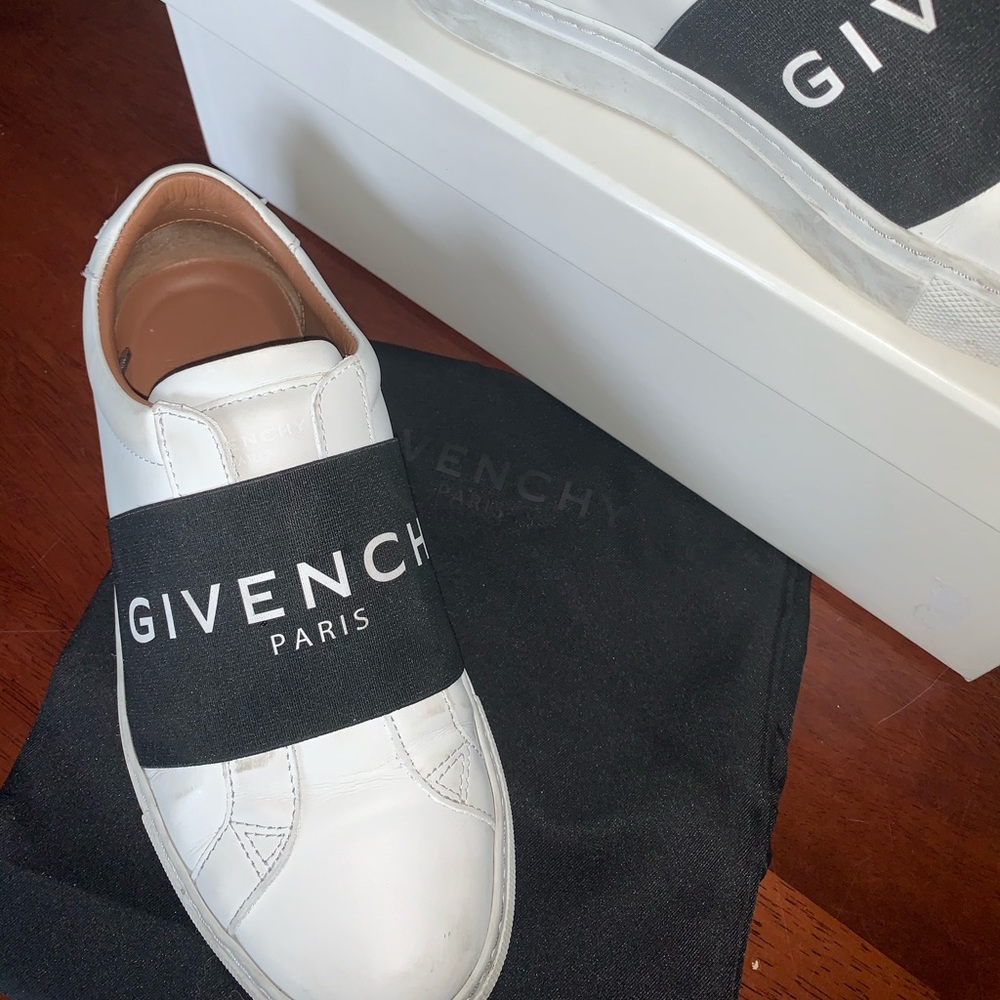 Givenchy Sneakers